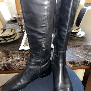 Euc Tory Burch, size 8 women’s knee-high boot only used once